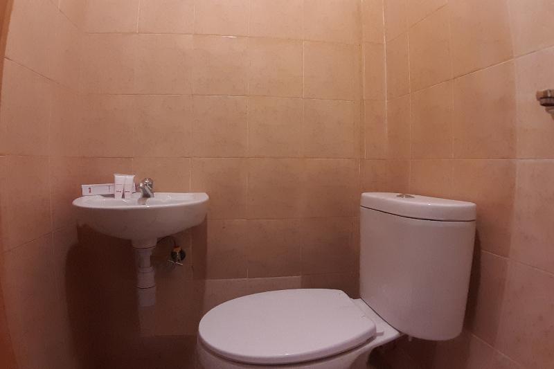 Oyo 1053 Angelyn Home Stay Medan Exterior photo